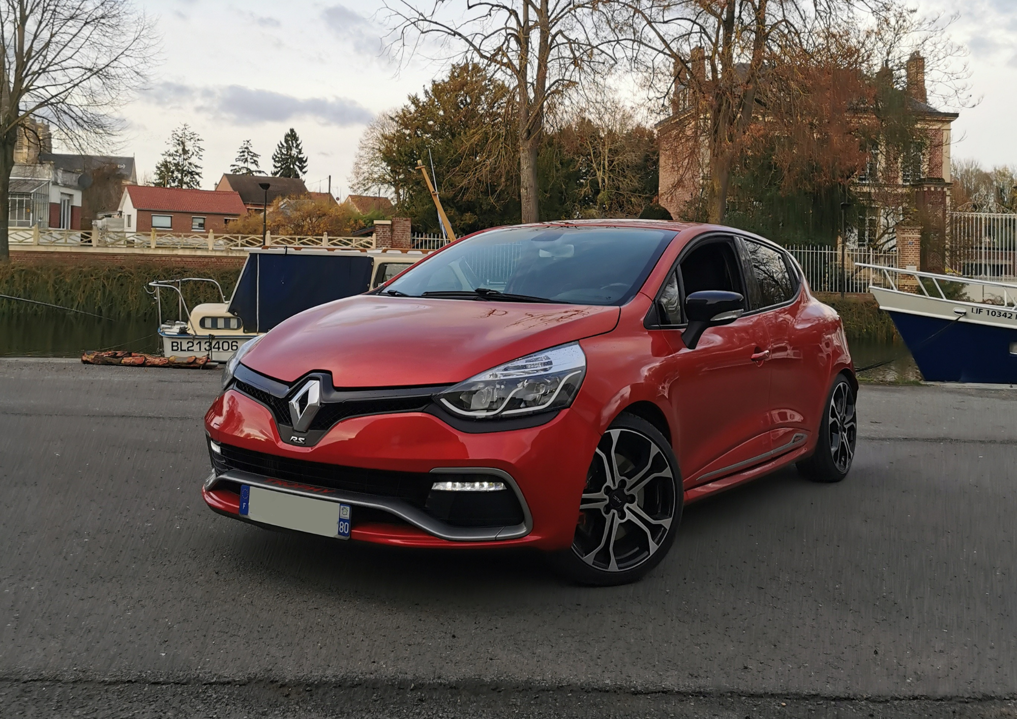 CLIO IV RS TROPHY 220 N°1066 FULL